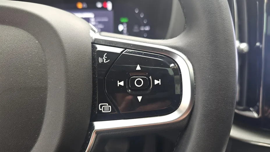 VOLVO XC60 XC60 T8 Plug-In Hybrid AWD Ultimate Dark aut