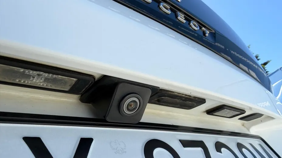PEUGEOT 3008 -