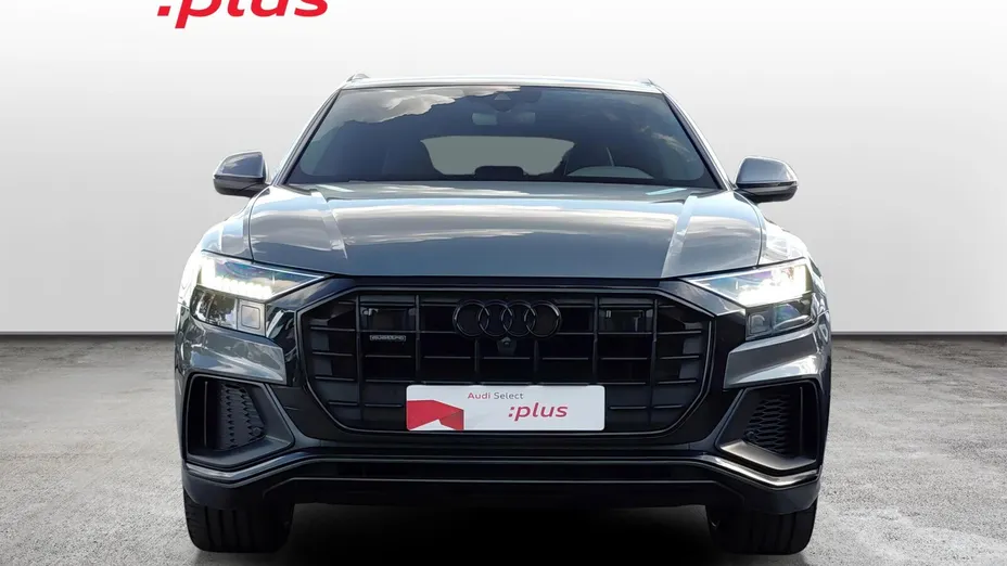 AUDI Q8 -