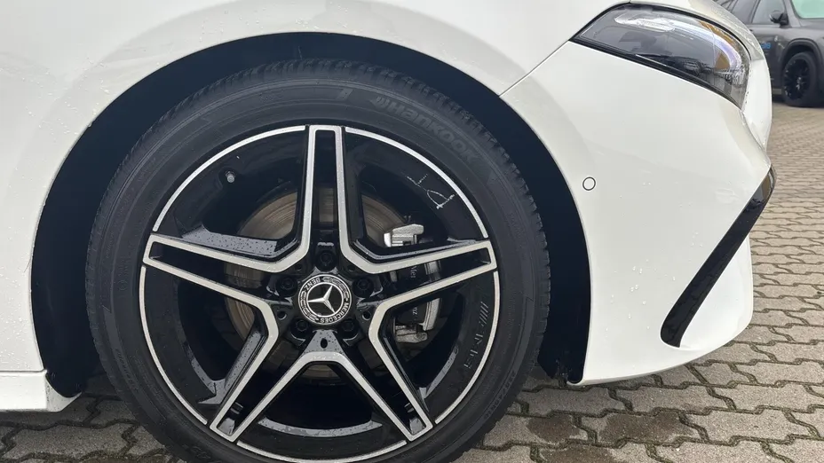 MERCEDES-BENZ A Klasa A 200 AMG Line 7G-DCT