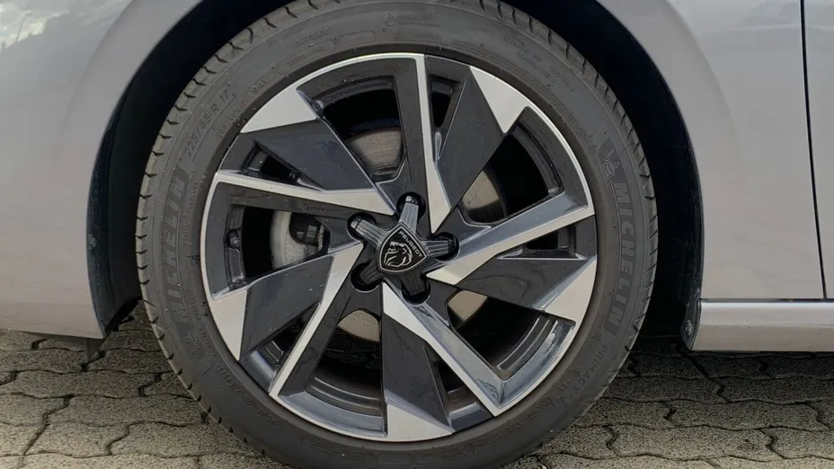 PEUGEOT 308 308 1.2 PureTech Allure Pack S&S EAT8