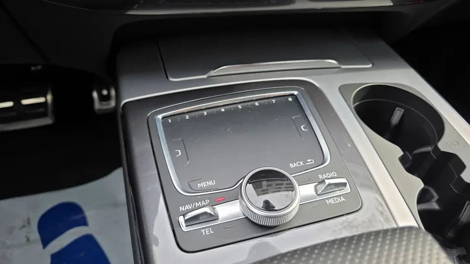 AUDI Q7 -