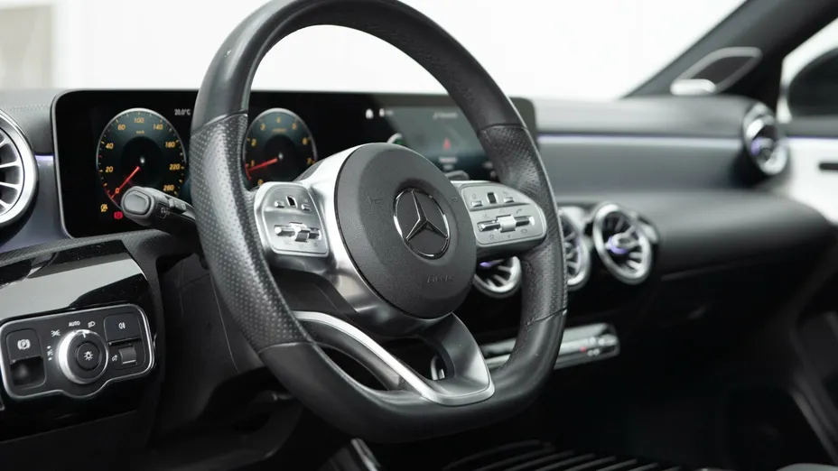 MERCEDES-BENZ CLA CLA 200 AMG Line 7G-DCT