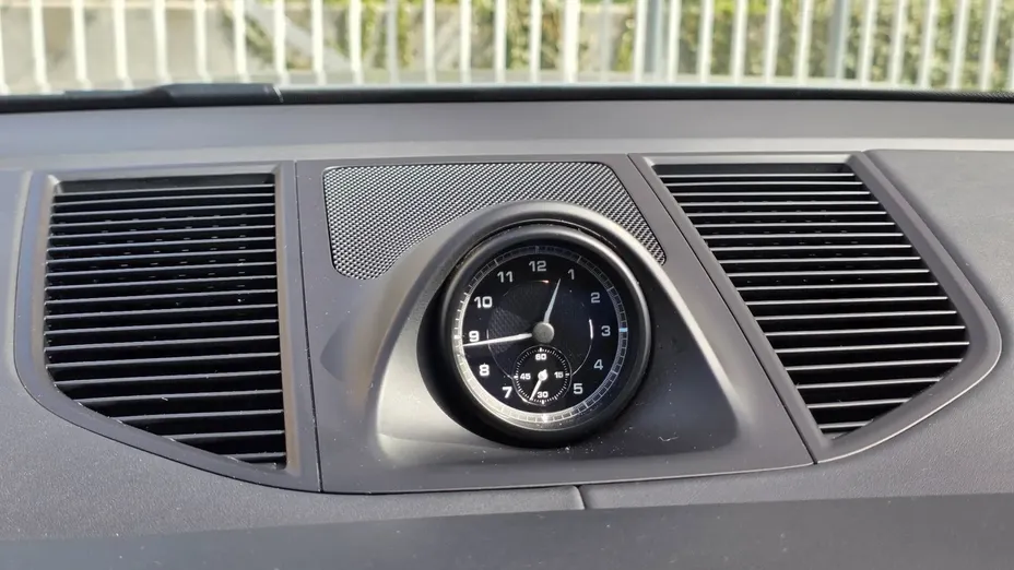PORSCHE Macan -