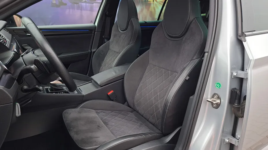 SKODA Superb Superb 2.0 TDI SCR Sportline DSG