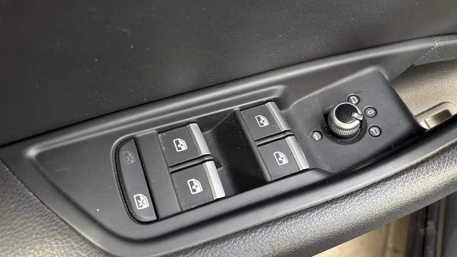 AUDI A4 A4 35 TFSI mHEV Advanced