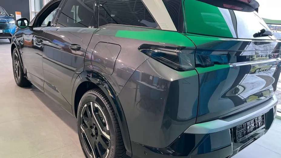 PEUGEOT 5008 e-5008 73kWh GT Nowy