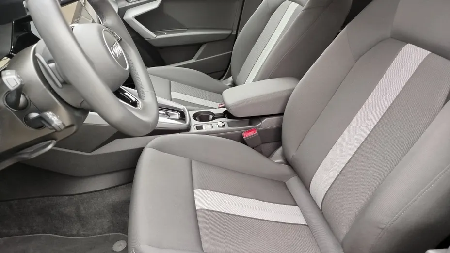 AUDI A3 A3 TFSI mHEV 110 kW Advanced S tronic