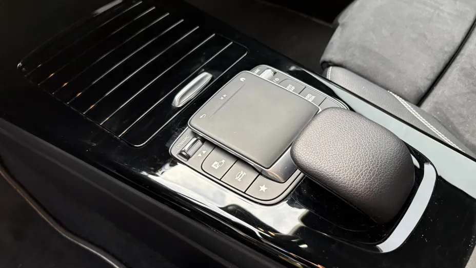 MERCEDES-BENZ A Klasa A 180 7G-DCT AMG Line