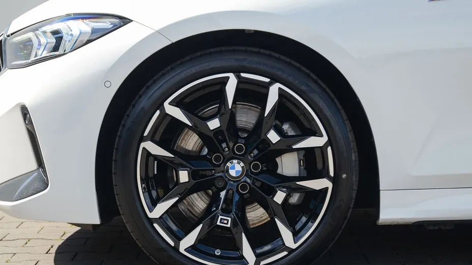 BMW Seria 3 330i xDrive M Sport sport-aut