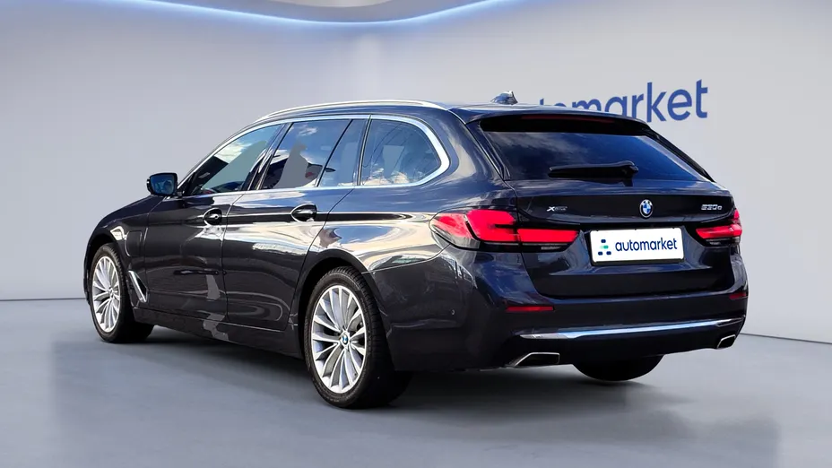 BMW Seria 5 530e xDrive Luxury Line aut
