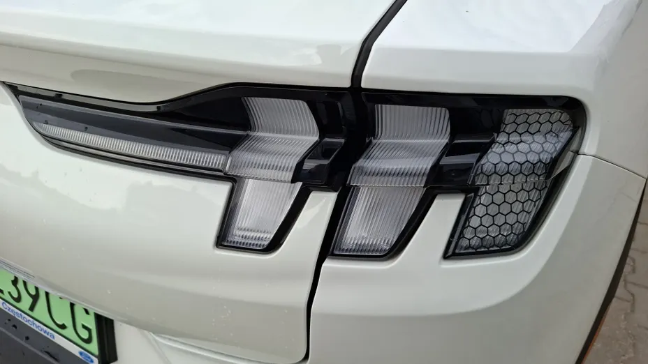 FORD Mustang Mach-E Mustang Mach-E 98kWh RWD