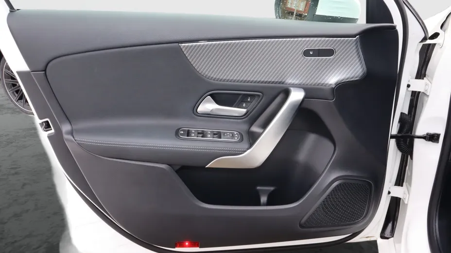 MERCEDES-BENZ A Klasa A 180 Progressive 7G-DCT