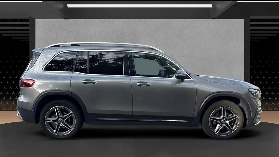 MERCEDES-BENZ GLB GLB 200 mHEV AMG Line 7G-DCT