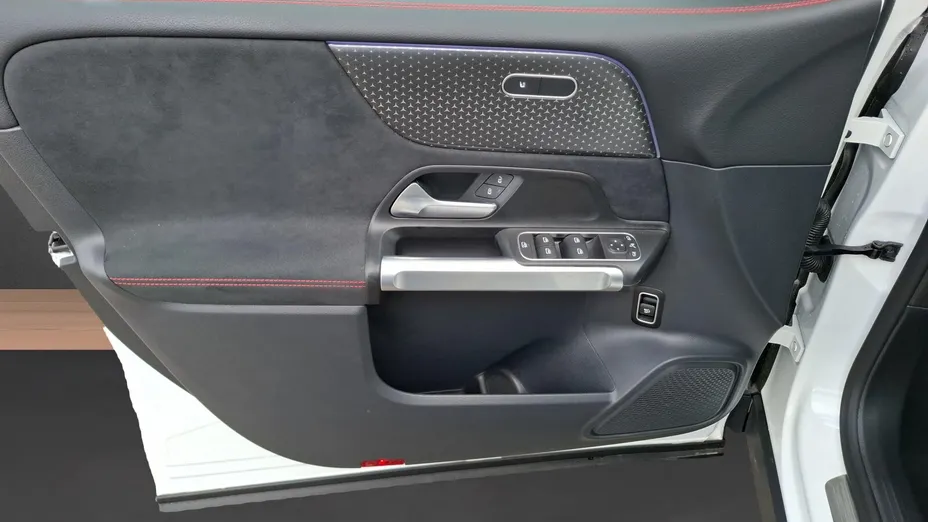 MERCEDES-BENZ GLB GLB 200 d 4-Matic AMG Line 8G-DCT