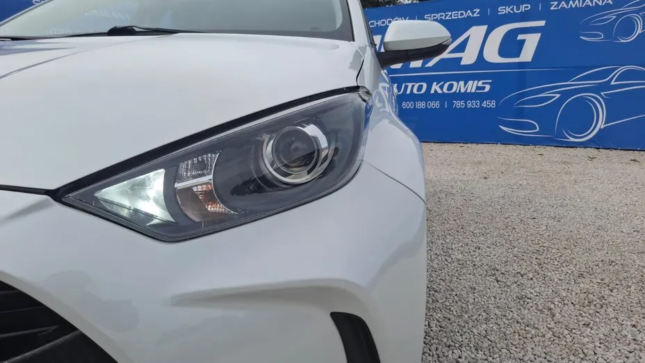 TOYOTA Yaris -