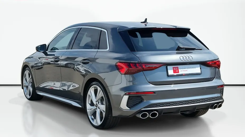 AUDI S3 -