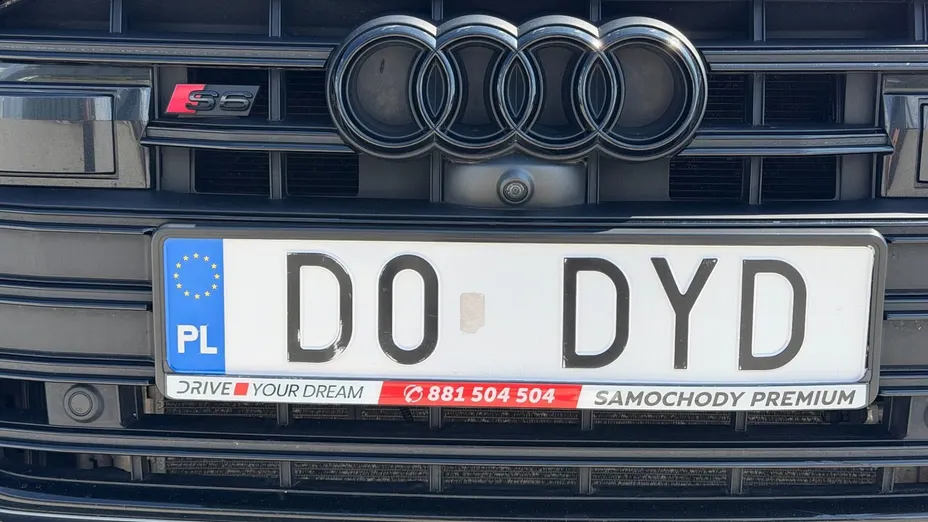 AUDI S6 -