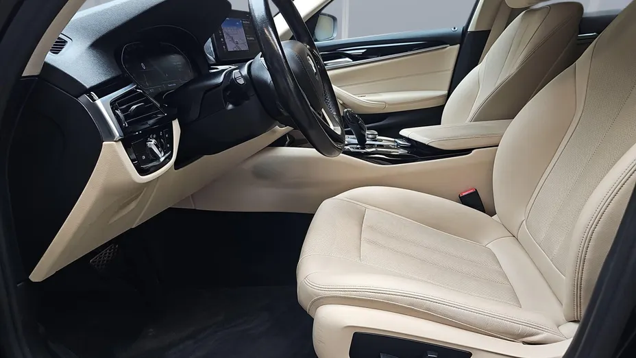 BMW Seria 5 518d mHEV aut