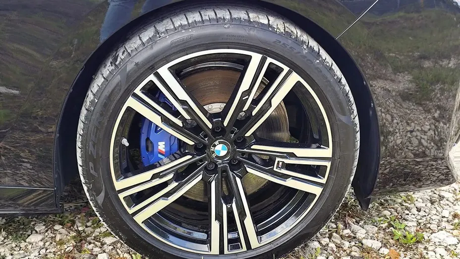 BMW i7 i7 105.7kWh eDrive50 Individual Edition
