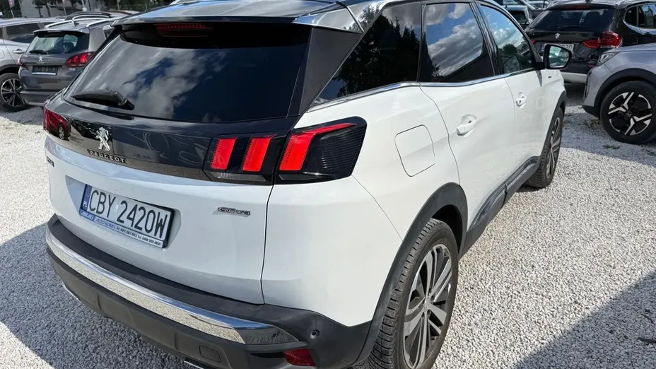 PEUGEOT 3008 -