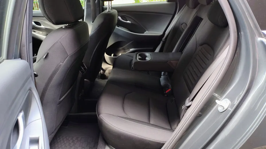 HYUNDAI i30 -