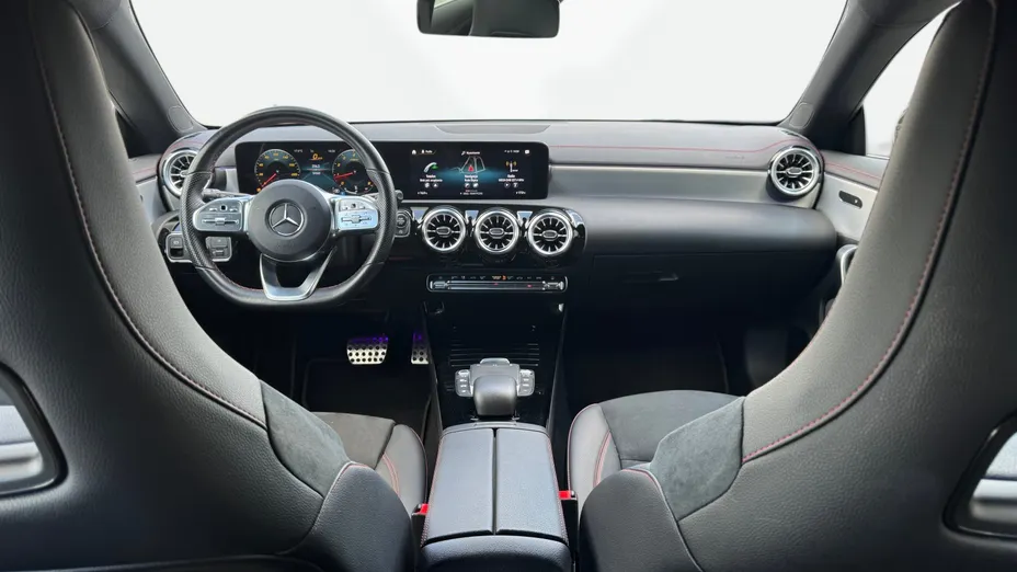 MERCEDES-BENZ CLA CLA 200 AMG Line 7G-DCT