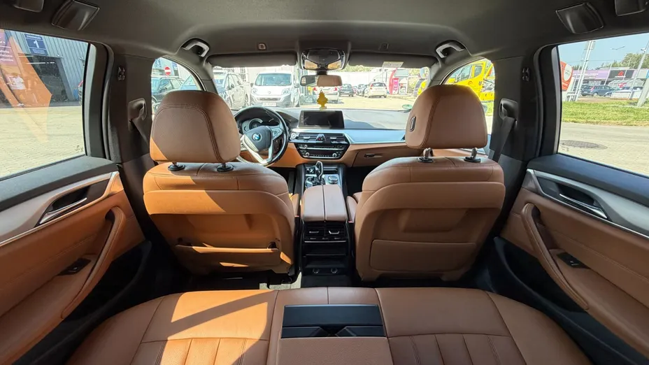 BMW Seria 5 520d Luxury Line aut