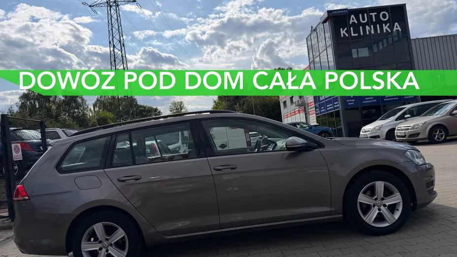VOLKSWAGEN Golf -