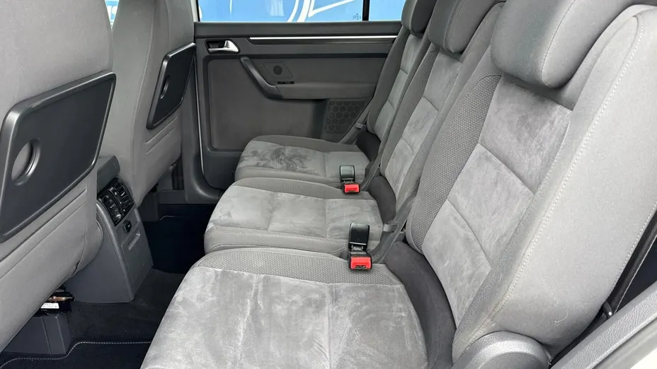 VOLKSWAGEN Touran -