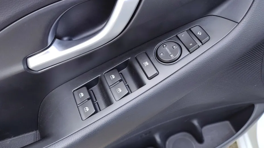 HYUNDAI i30 i30 1.5 T-GDI 48V Smart