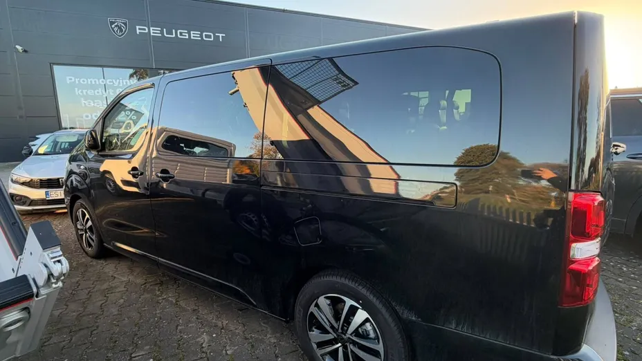 PEUGEOT Traveller Traveller 2.2 BlueHDi Long Business VIP EAT8