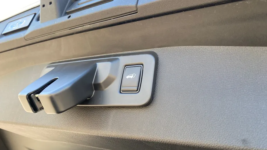 MITSUBISHI Grandis Grandis 1.3T mHEV Intense Style Cold DCT Nowy