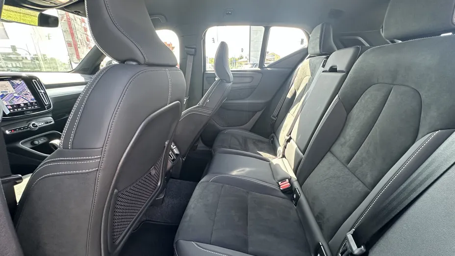 VOLVO XC40 XC40 B3 Plus Dark aut