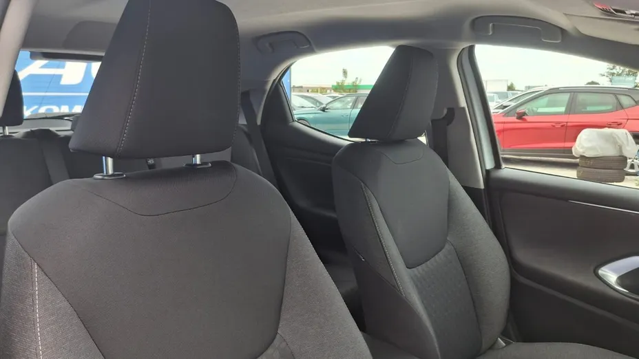 TOYOTA Yaris -