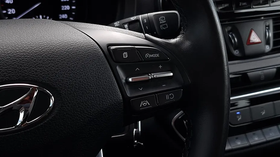 HYUNDAI i30 i30 1.0 T-GDI Modern