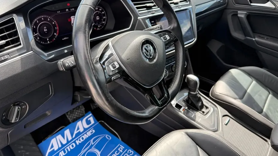 VOLKSWAGEN Tiguan -