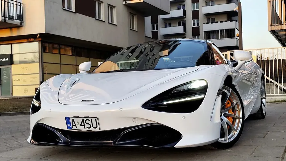 McLaren 720S Coupe -