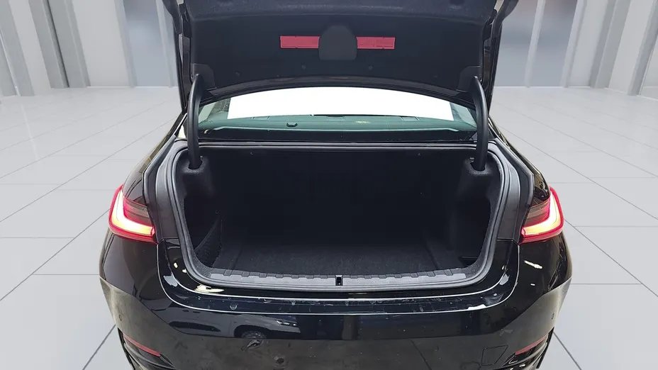 BMW Seria 3 318d mHEV aut