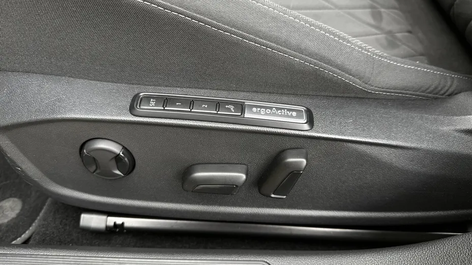 VOLKSWAGEN Golf Golf VIII 1.5 eTSI EVO Style DSG