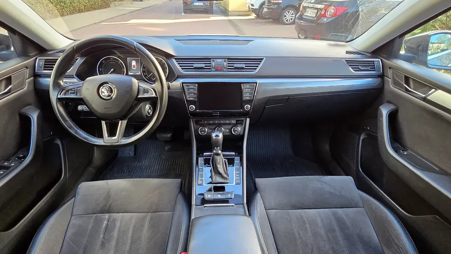 SKODA Superb Superb 2.0 TDI SCR Style DSG