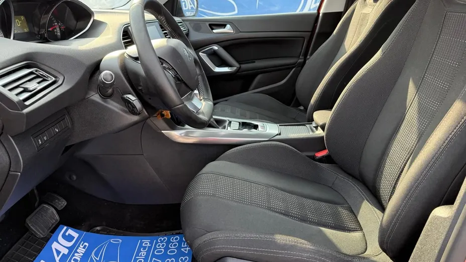 PEUGEOT 308 -