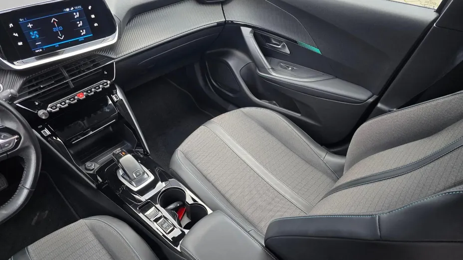 PEUGEOT 2008 2008 1.2 PureTech Allure S&S EAT8