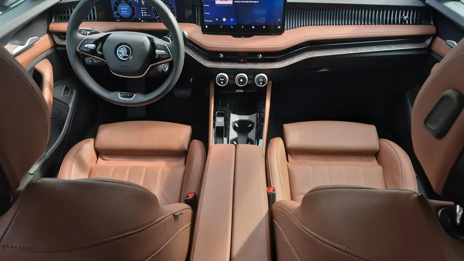 SKODA Superb -