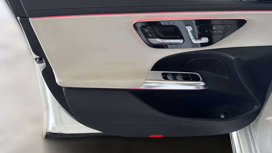 MERCEDES-BENZ E Klasa E 300 de PHEV 4-Matic AMG 9G-Tronic