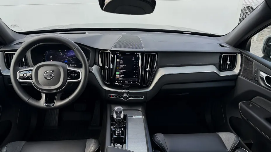 VOLVO XC60 XC60 T8 Plug-In Hybrid AWD Ultra Black Edition aut