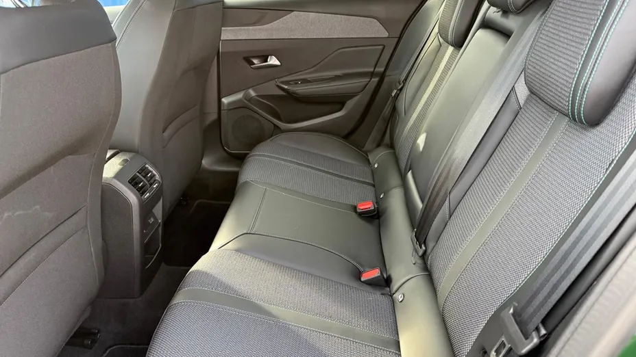 PEUGEOT 308 -