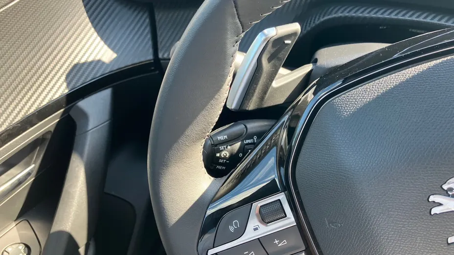 PEUGEOT 2008 2008 1.2 PureTech Allure Pack S&S EAT8