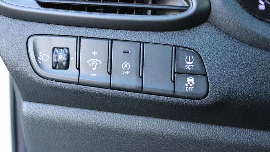 HYUNDAI i30 i30 1.5 T-GDI 48V Smart