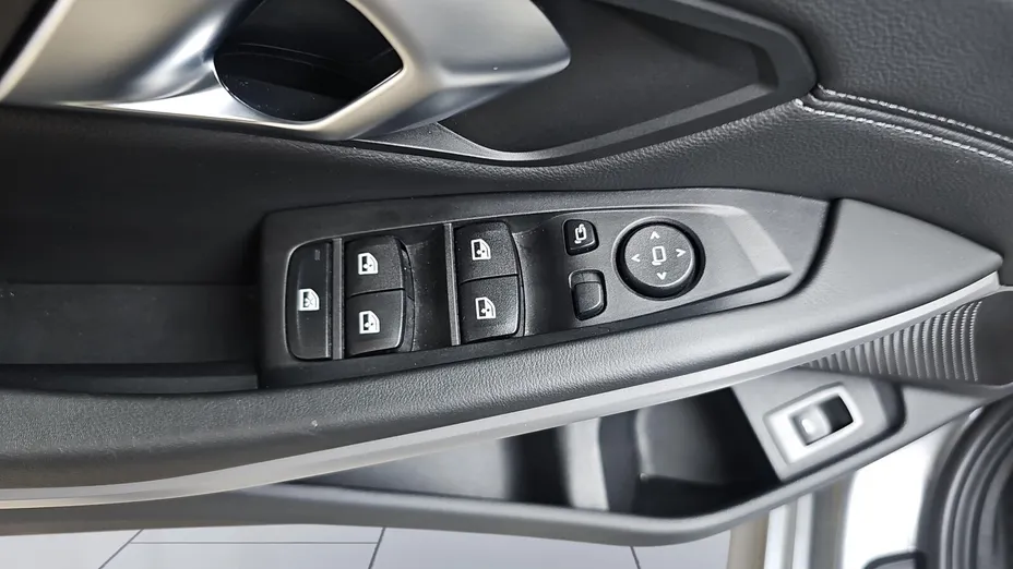 BMW Seria 3 330i xDrive aut